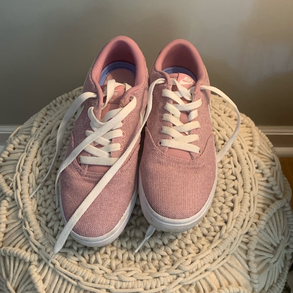 Pink/Mauve Nike flats with ties